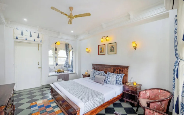 ELIVAAS Amber Royale 3 BHK with Pvt Pool