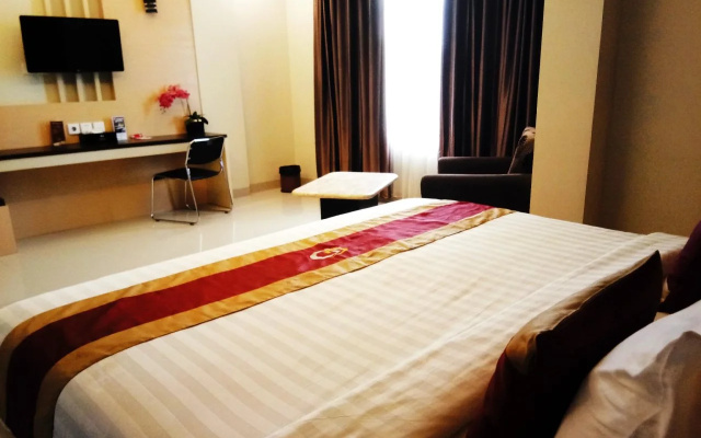 Grand Parama Hotel