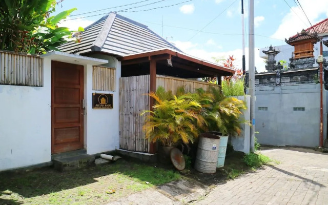 Villa Anyar