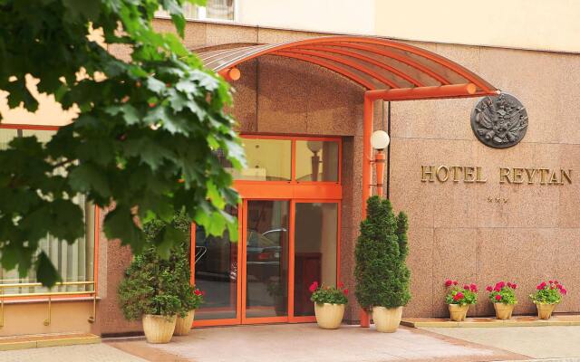 Hotel Reytan вид на фасад