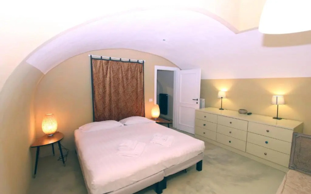 Maria Cristina Flat