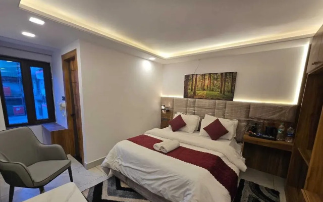 Hotel Vishnu Sarovar