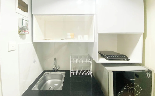Homey 1Br Without Living Room At Amartha View Apartment