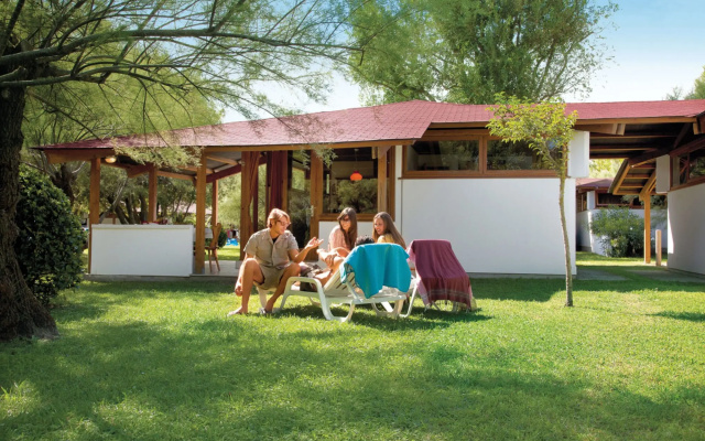 Isamar Holiday Village