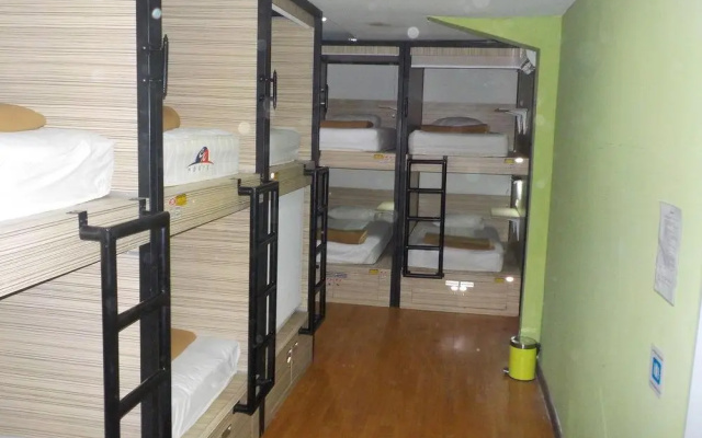 CX Hostel Legian Kelod