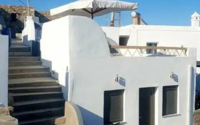 Milona s House in Chora Serifos