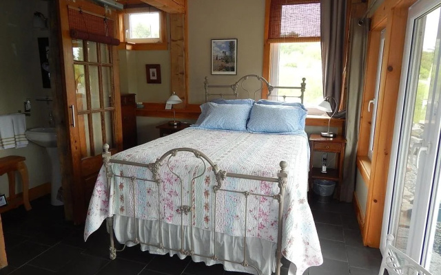 Blue Tin Roof Bed & Breakfast