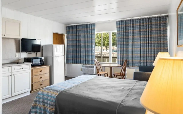 Lark Motel