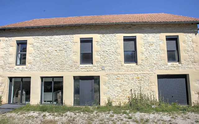 Inviting holiday home in Gourdon with terrace