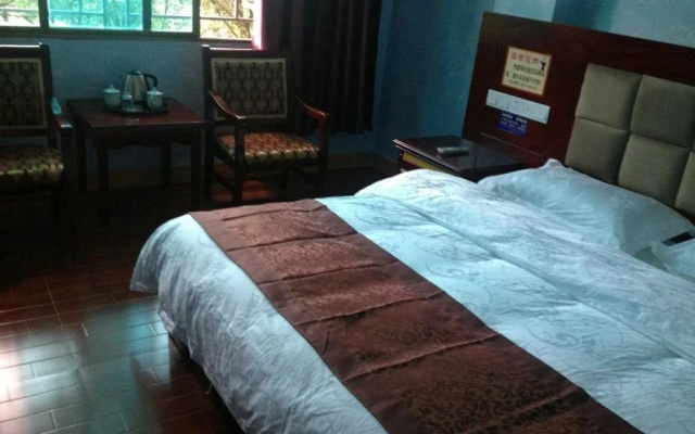 Baoshan Huarong Inn