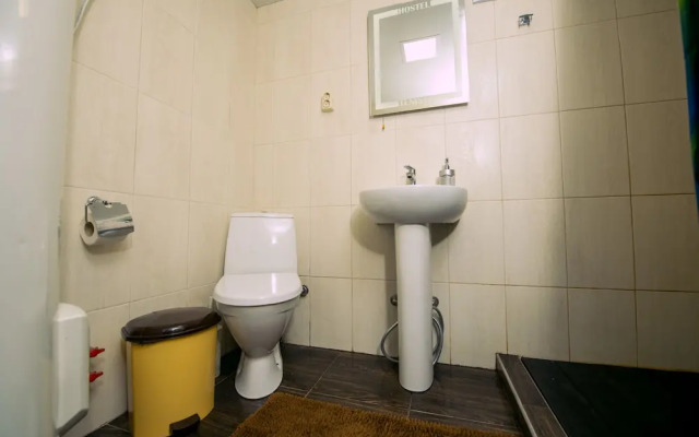 Leader Hostel