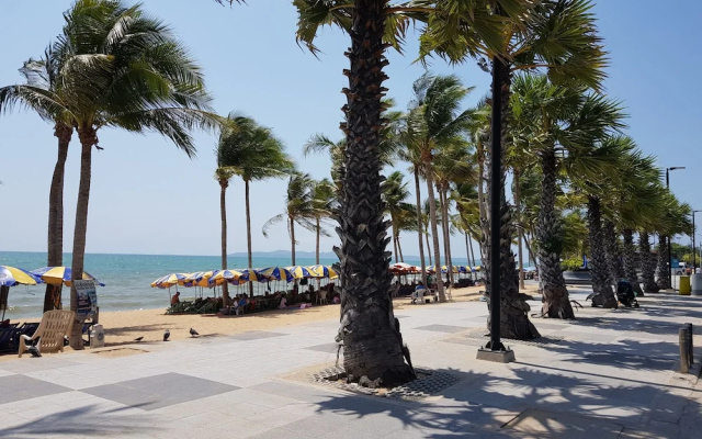 Ons Moeder Restaurant & Guesthouse - 5 (50 meters to the beach)