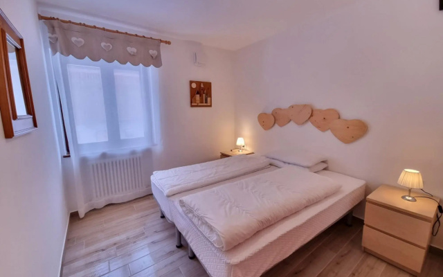 FRAINES 18 : typical two-room apartment.-198 Fraines 18