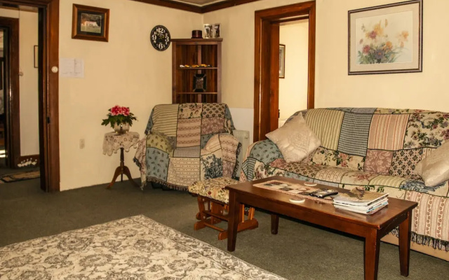 Tophouse Historic Inn