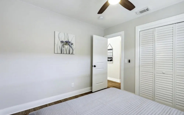 Tampa Vacation Rental ~ 3 Mi to Downtown!