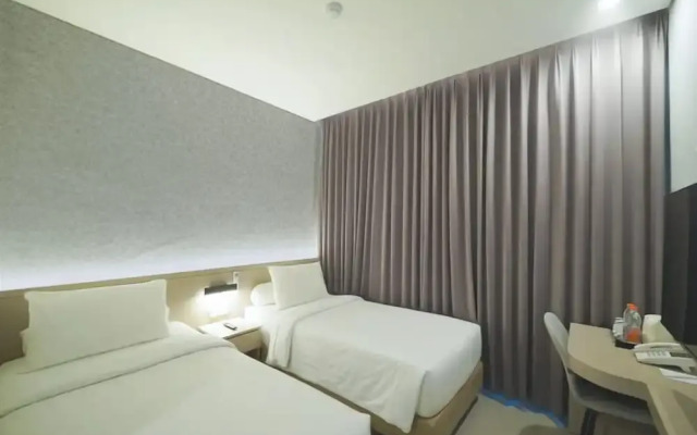 Front One Boutique Hotel Taman Anggrek