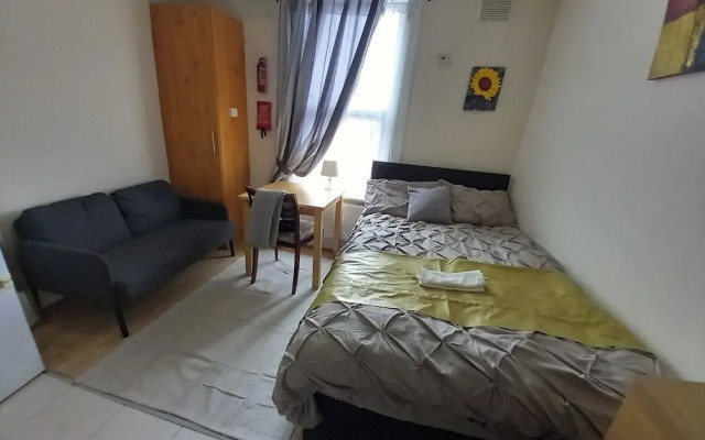 Lovely 1- Double Bed Studio in London