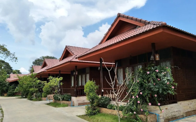 Ruean Ploysrirung Boutique Resort