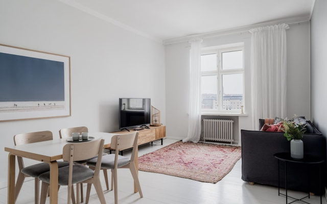 Premium Sea View & Historic Apartment