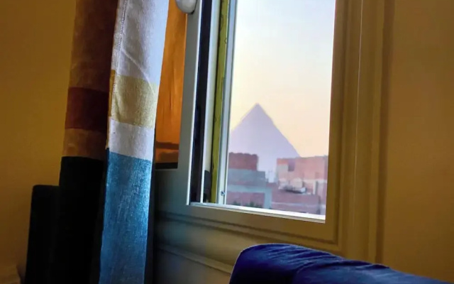 Farsha Pyramids Inn