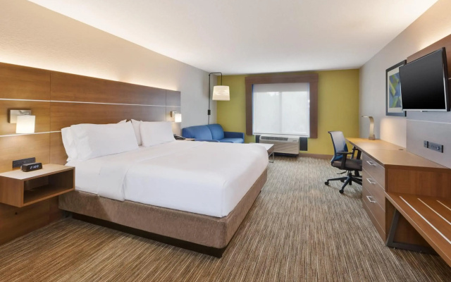 Holiday Inn Express Hotel & Suites Chesapeake by IHG