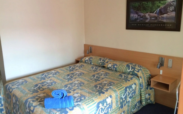 Townhouse Motel