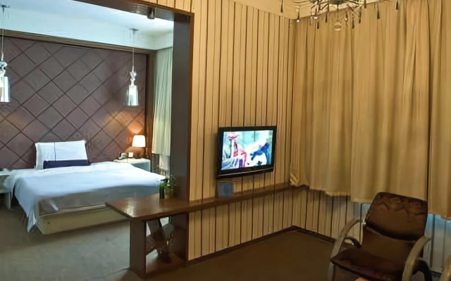 Pai Hotel (Puyang Daqing Road store)