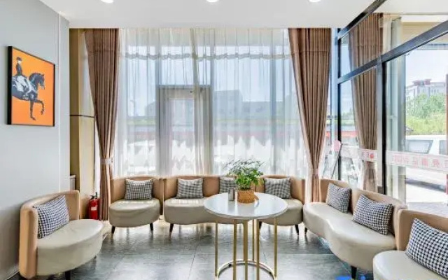 Shell Hotel (Mengxin Square, Kangbashi District, Ordos)