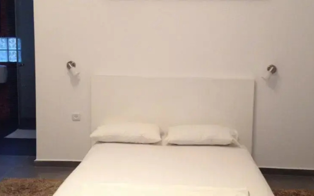 Guys Apartments