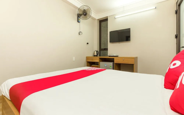 OYO 800 Candy Hotel