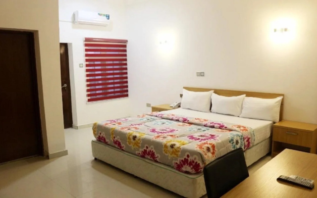 Roses Regency Hotel & Suites