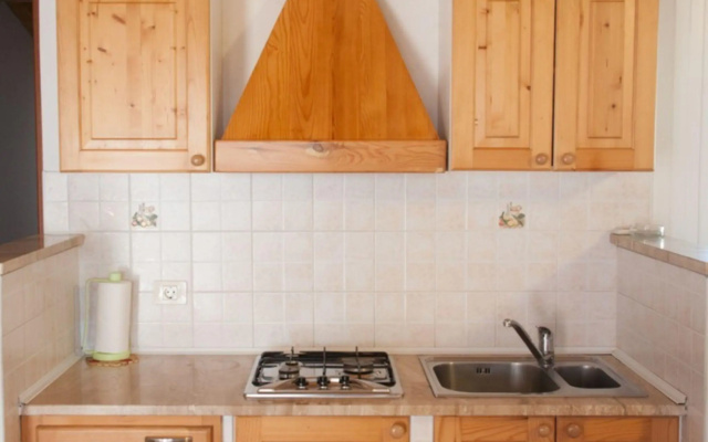 Carefully furnished bungalow with 2 bathrooms, 7km from Pula