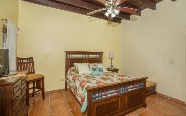 Sea La Vie In West Bay 1 Bedroom Condo
