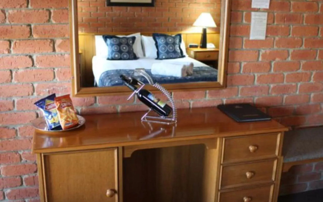 Bakery Hill Motel