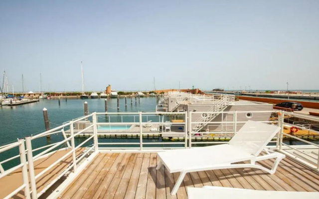 Floating Resort