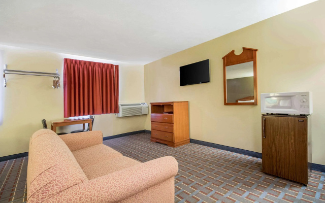 Econo Lodge Lansing - Leavenworth