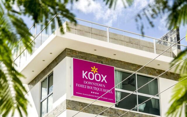 Koox Downtown Family Boutique Hotel вид на фасад