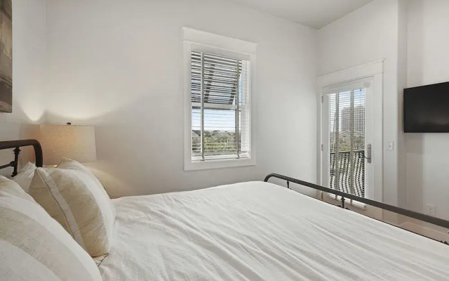 Gulf Breeze by RedAwning