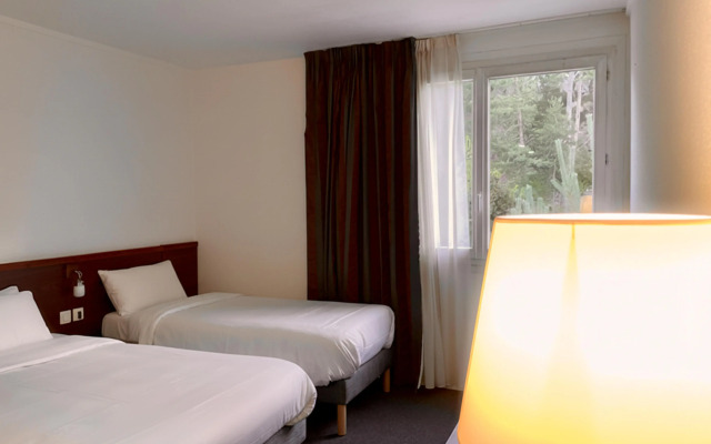 Hotel Kyriad Nemours