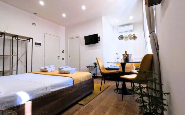BlackWoody Contemporary Rooms - Napoli Centro Storico