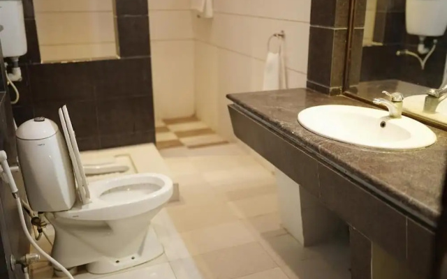 Diamond Lodge karachi