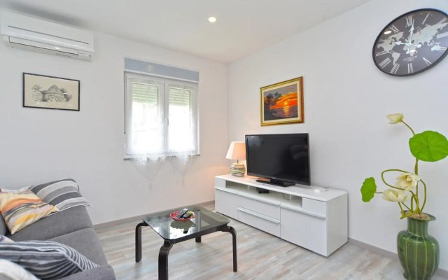 House Mirna 2177