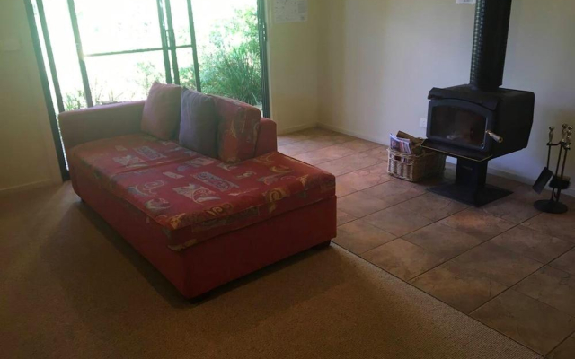 Idyllic Retreat For 4 People in Beautiful Otway Ranges, Recharge & Refresh in Hot Tub