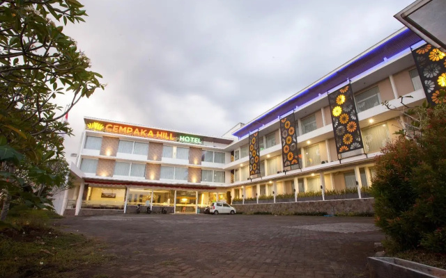 Townhouse Oak Series Style Hotel Cempaka Hill