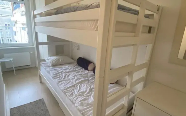Sea View Stay for 6 Guests