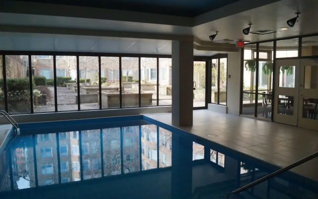 Moore Suites - Waterfront Place
