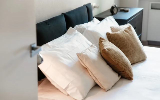 JOIVY Stylish Suite 52