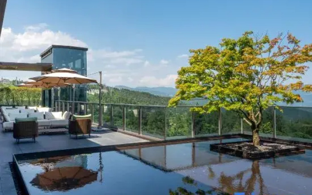 Hexu Yanju Homestay
