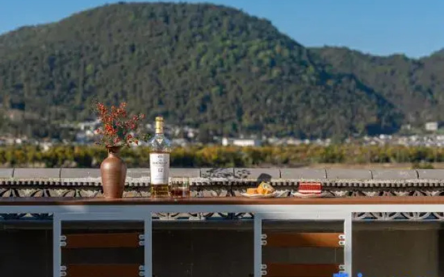 Yun Jing Xi Pan Hot Spring Homestay