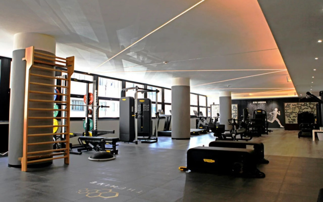 Отель The Hive Hotel
